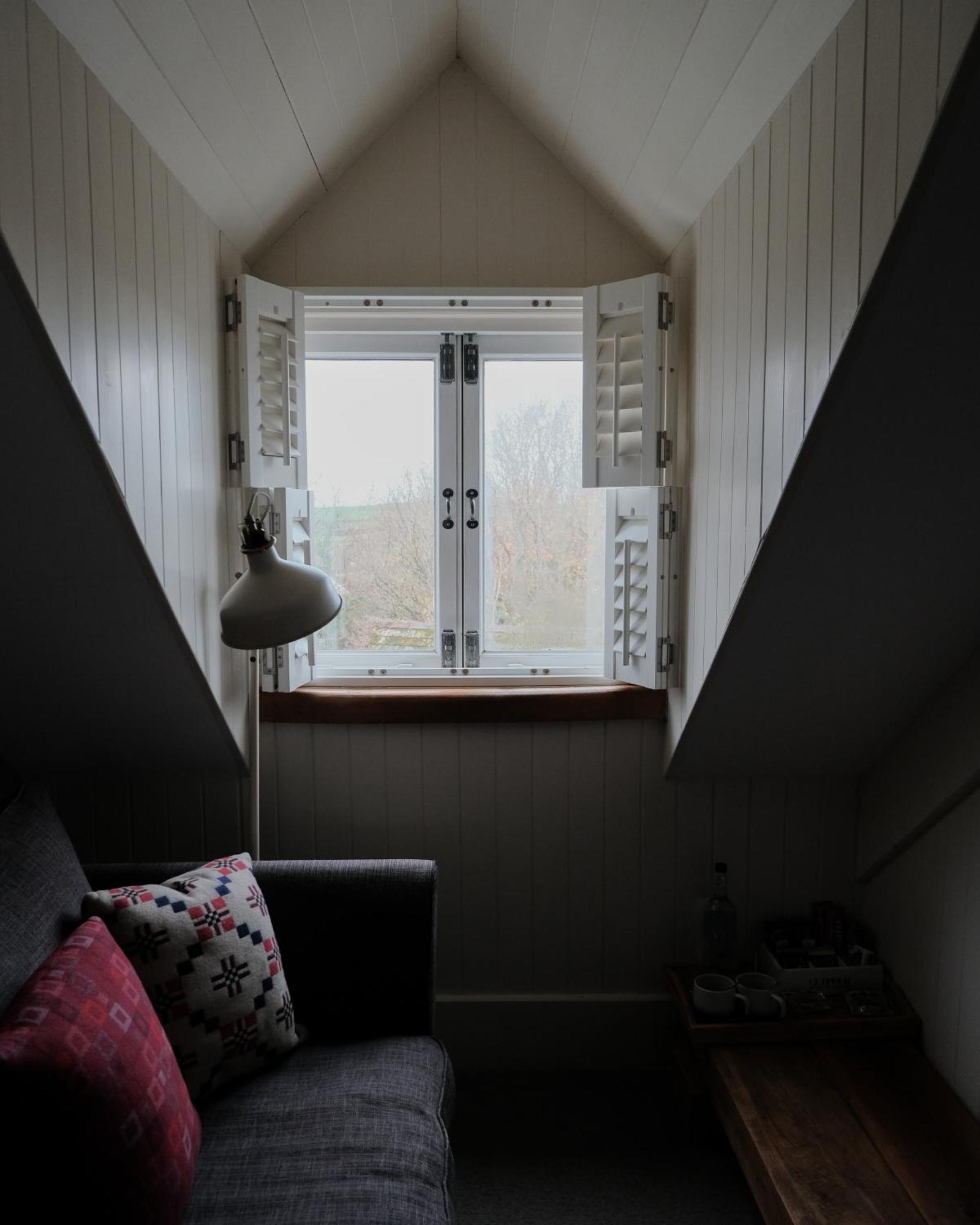 Llys Meddyg Hotel Newport  Kültér fotó