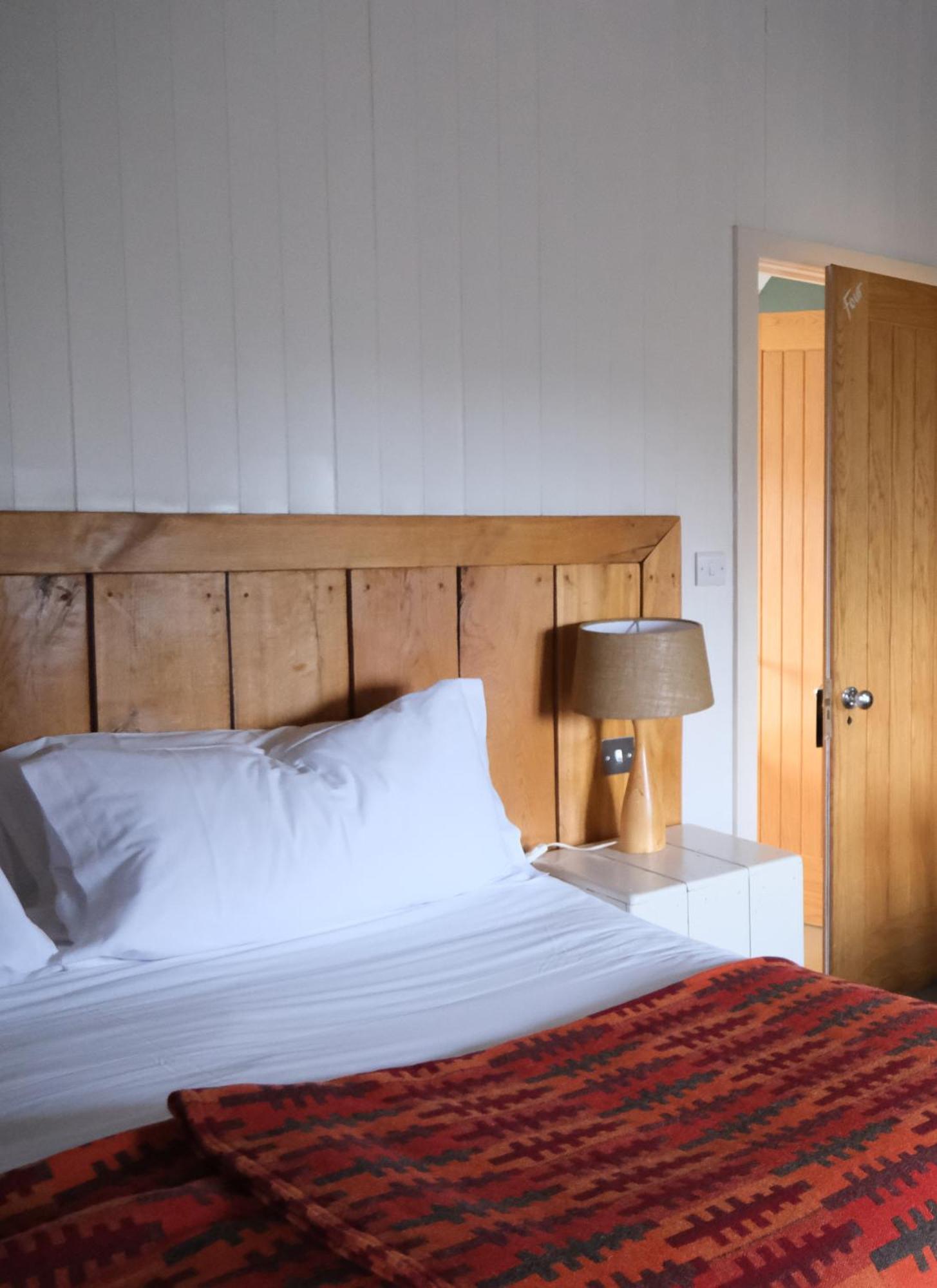 Llys Meddyg Hotel Newport  Kültér fotó