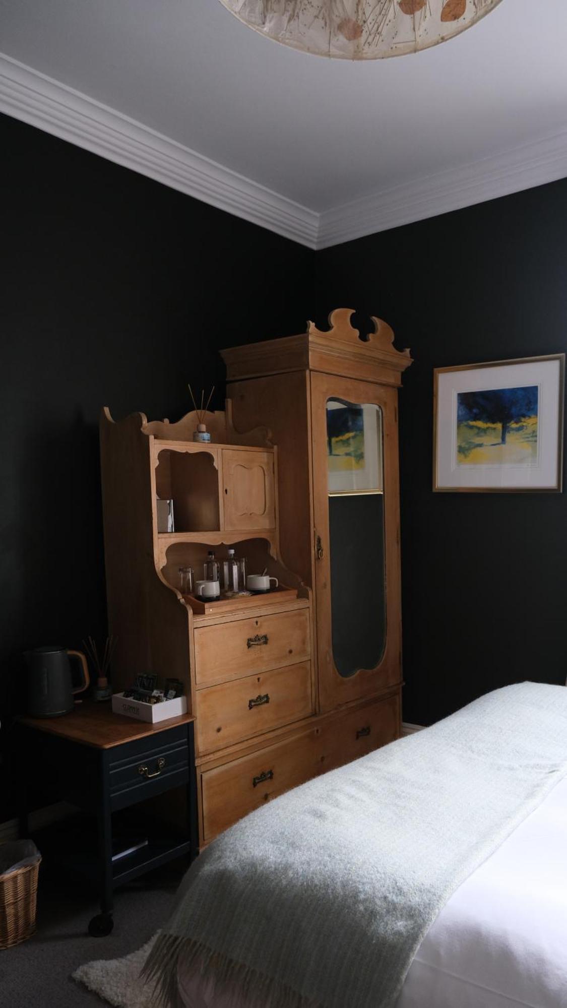 Llys Meddyg Hotel Newport  Kültér fotó