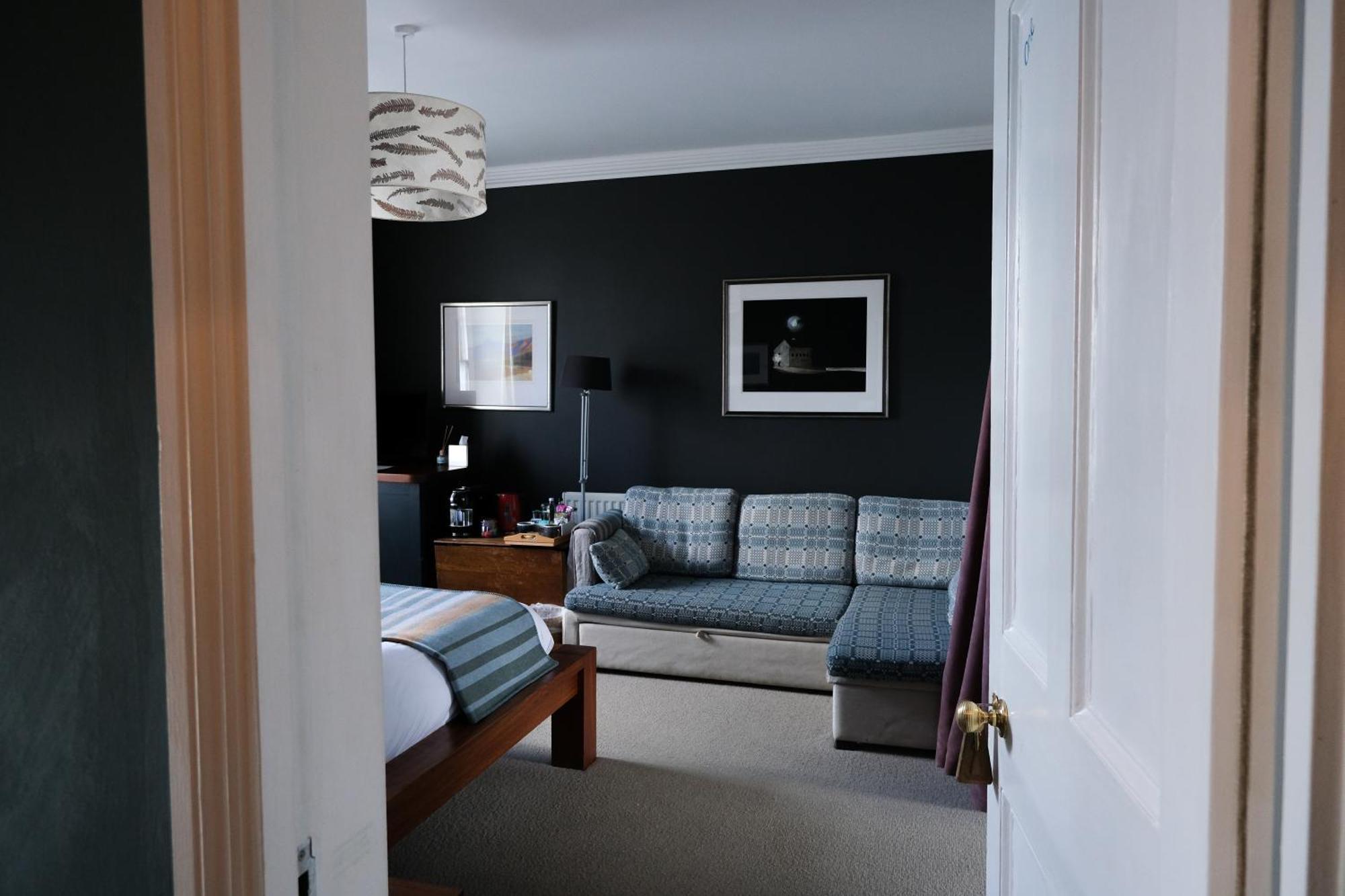 Llys Meddyg Hotel Newport  Kültér fotó