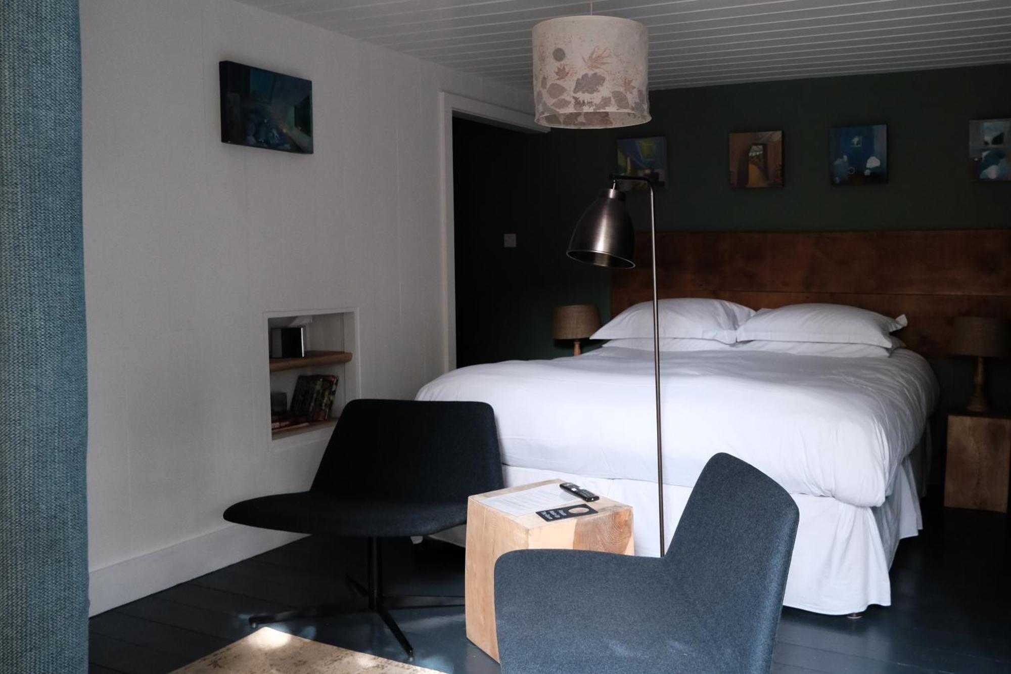 Llys Meddyg Hotel Newport  Kültér fotó