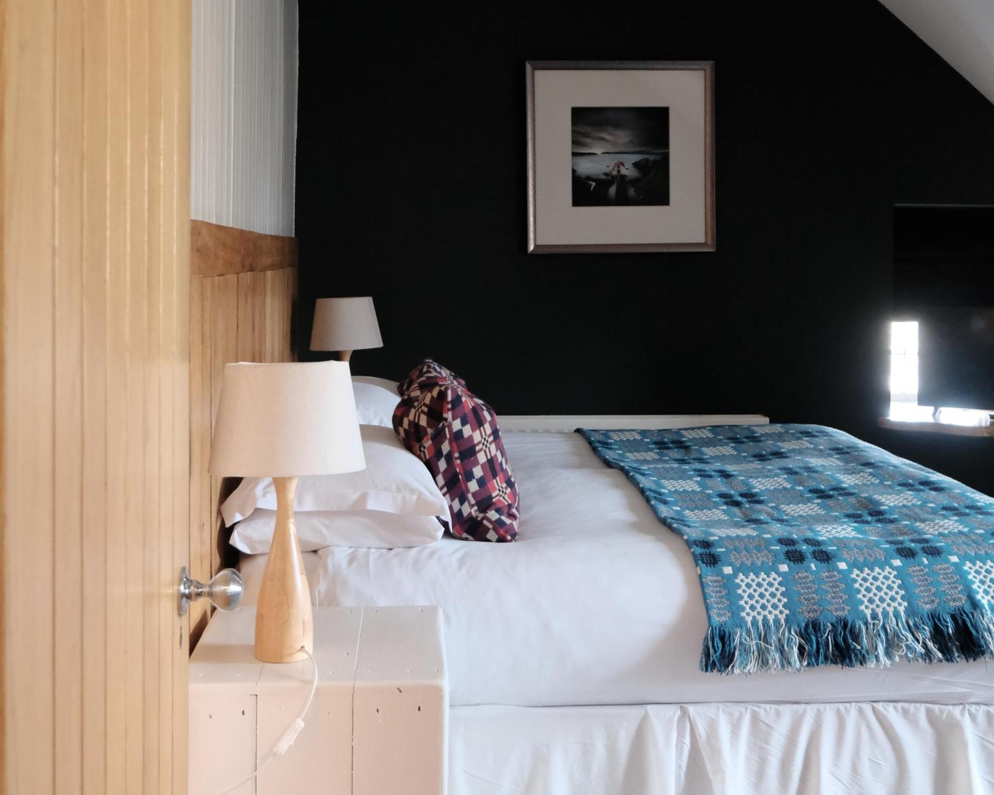 Llys Meddyg Hotel Newport  Kültér fotó