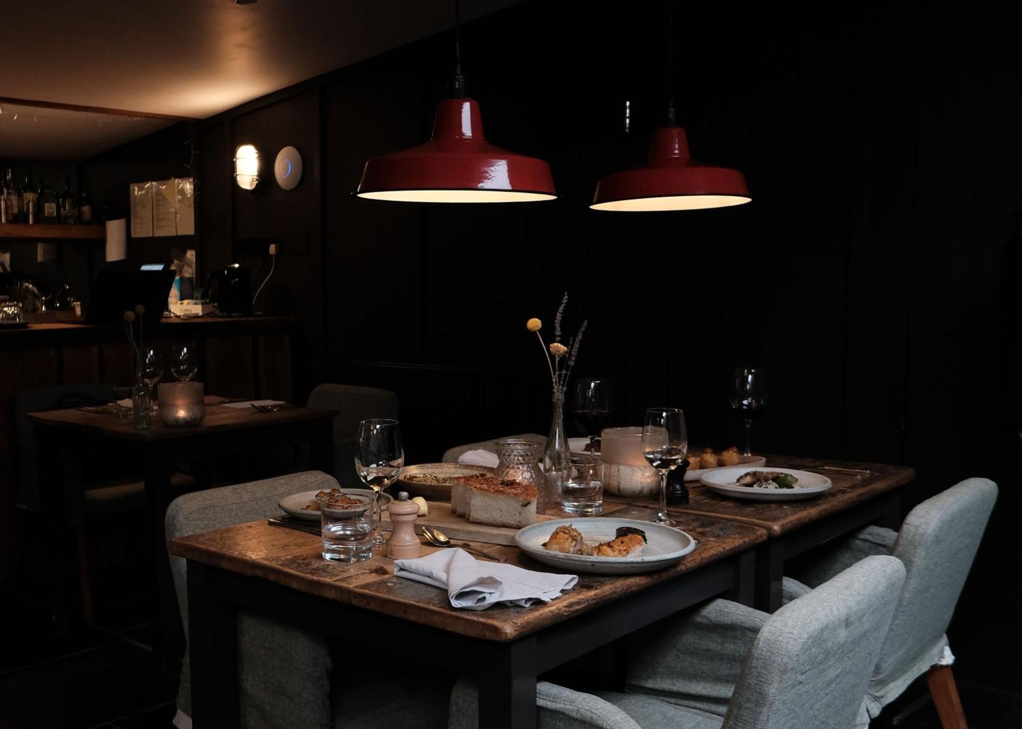 Llys Meddyg Hotel Newport  Kültér fotó