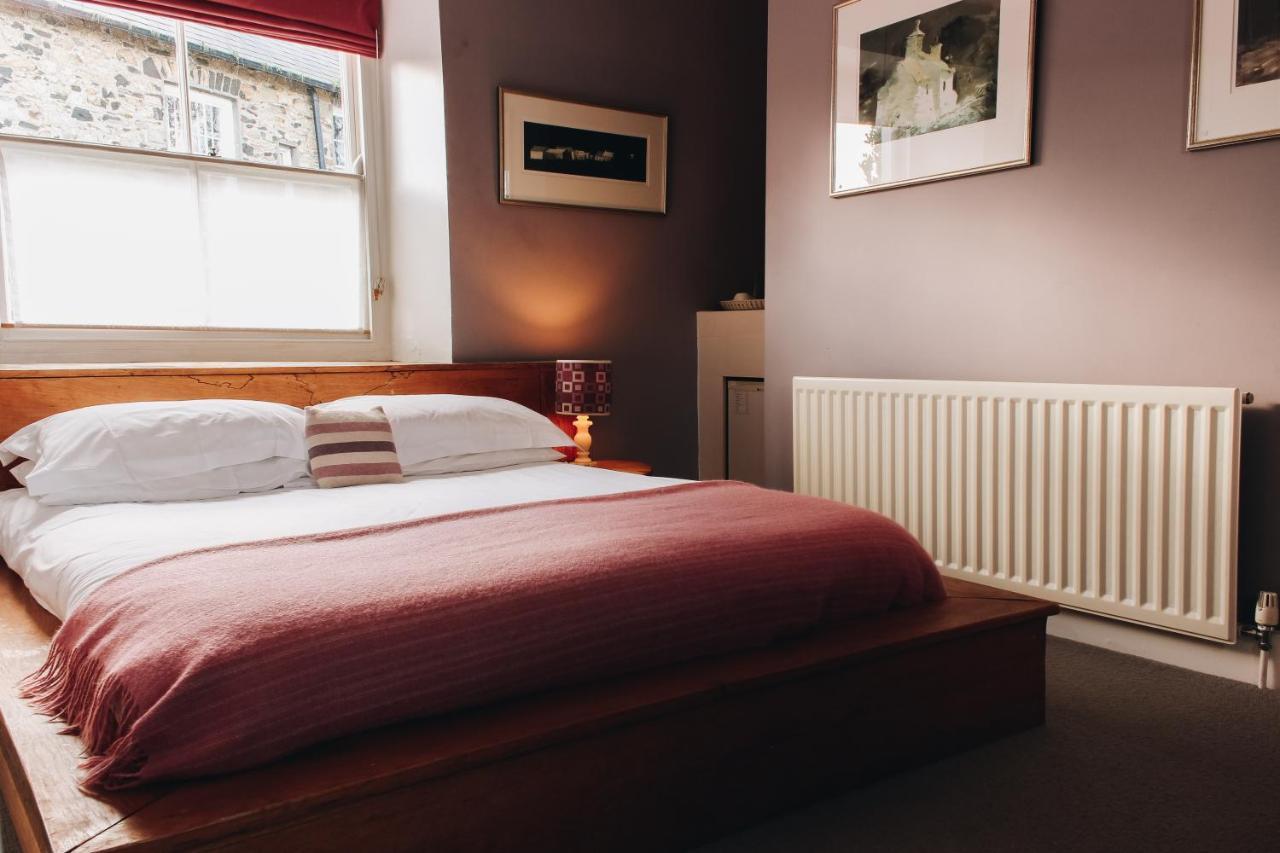 Llys Meddyg Hotel Newport  Kültér fotó
